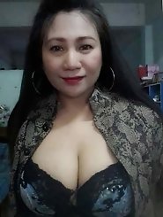 Japanese tarts are revealing their titties