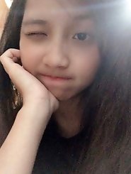 Oriental tarts are spreading pussy lips